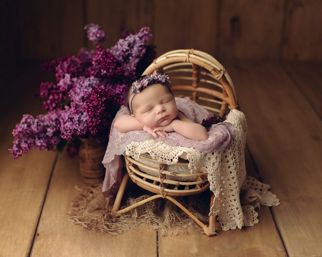 Neugeborenen Shooting Düsseldorf Neugeborenes in Körbchen